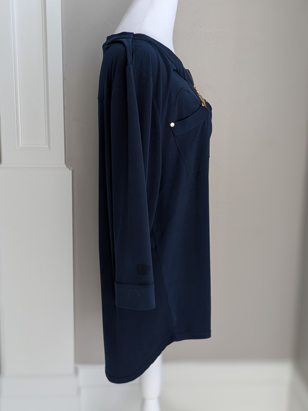 Ellen Tracy Navy Pullover Top with Gold Zip Detail-XL - Picture 4 of 10